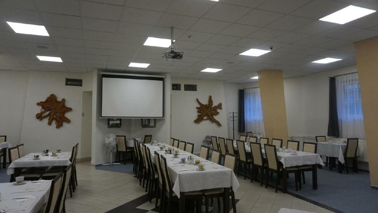 Hotel Metropol Cb Ceske Budejovice Dış mekan fotoğraf